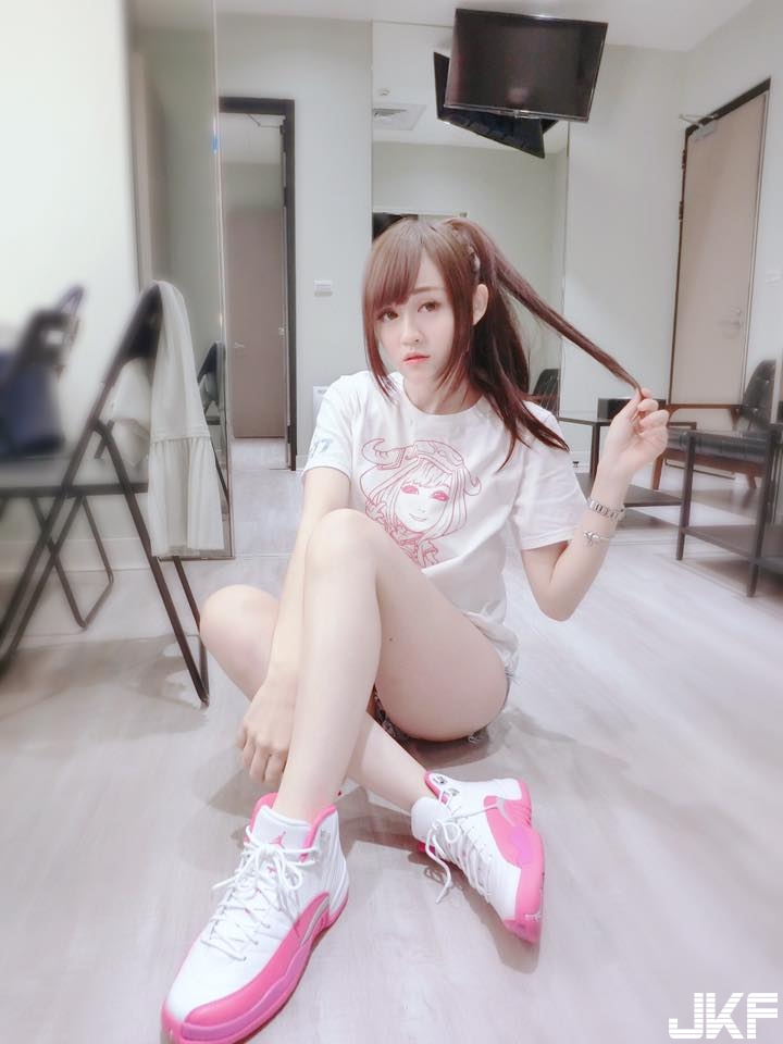性感小護士！混血爆乳正妹〈吳箐箐〉即將登場 「TSE 台灣寫真博覽會」嗨翻天