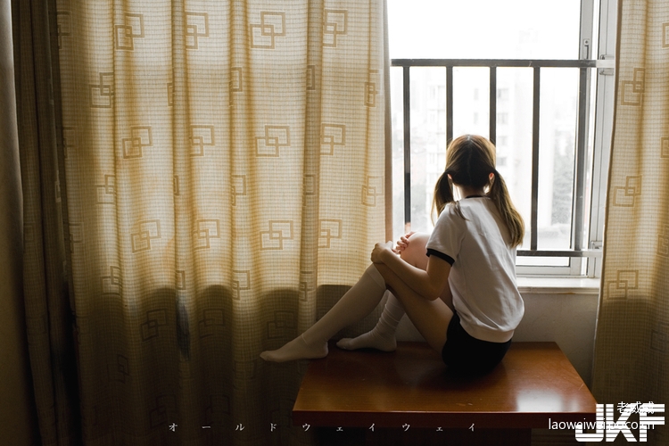 學生妹的「私密絕對領域」！最嬌羞的青澀眼神問你想跟她一起做什麼？