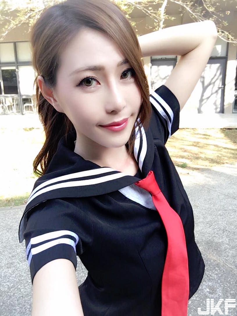 太猛了！女神艾比「極品香豔美乳」畫面有夠飽滿！穿這樣出門真的好過份喔…