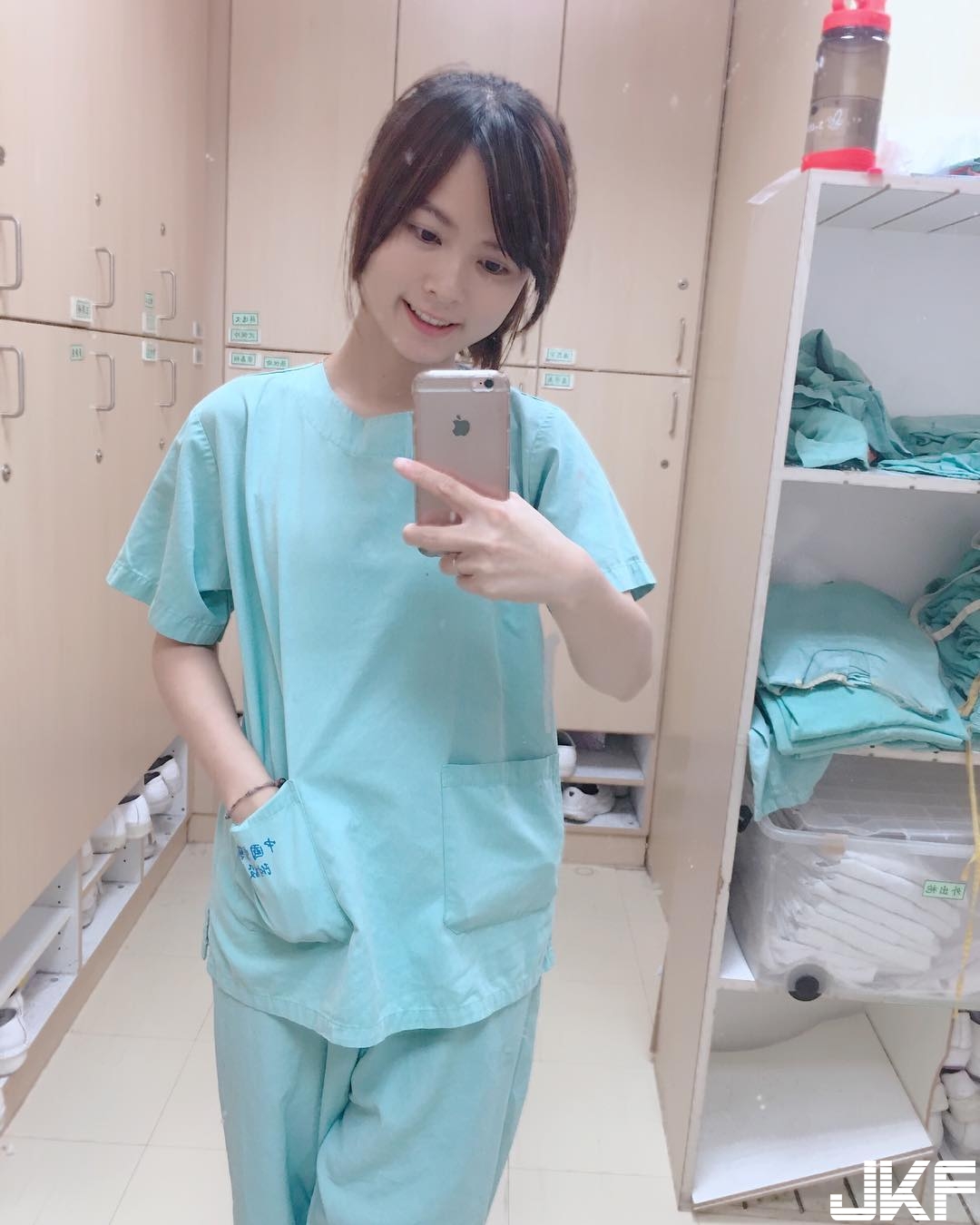 好兇啊！中國醫「大奶護理師」氣質鄰家女孩，制服下竟隱藏「極好身材」！