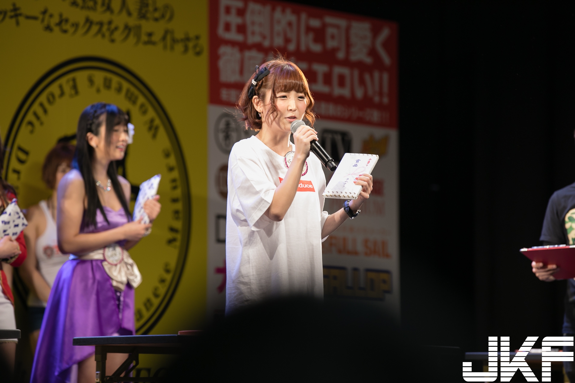 直擊JAE「粉絲感謝祭」福利大放送！AV女優台上露小褲褲狂射熱騰騰板子！