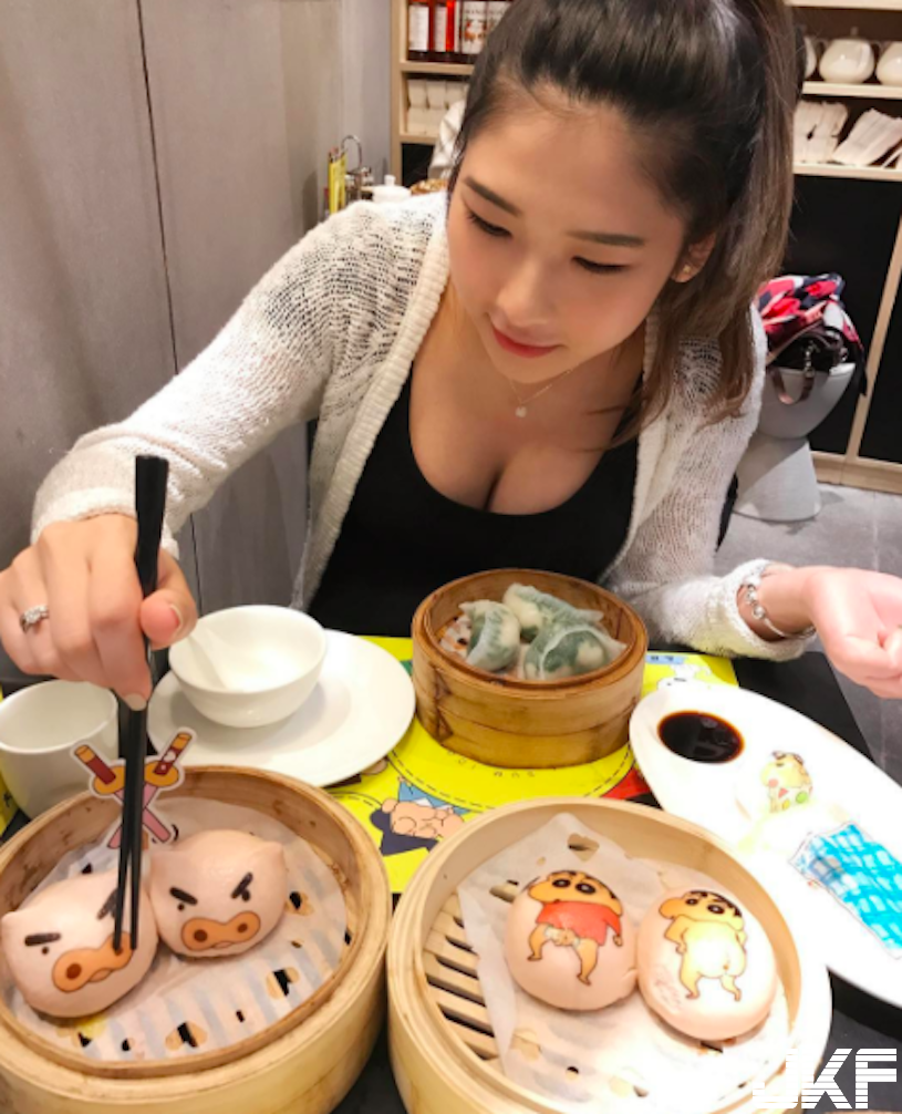 媽媽好辣！生小孩成就母性的「二次發慾」，胸前份量變得「好滿好重」喔！