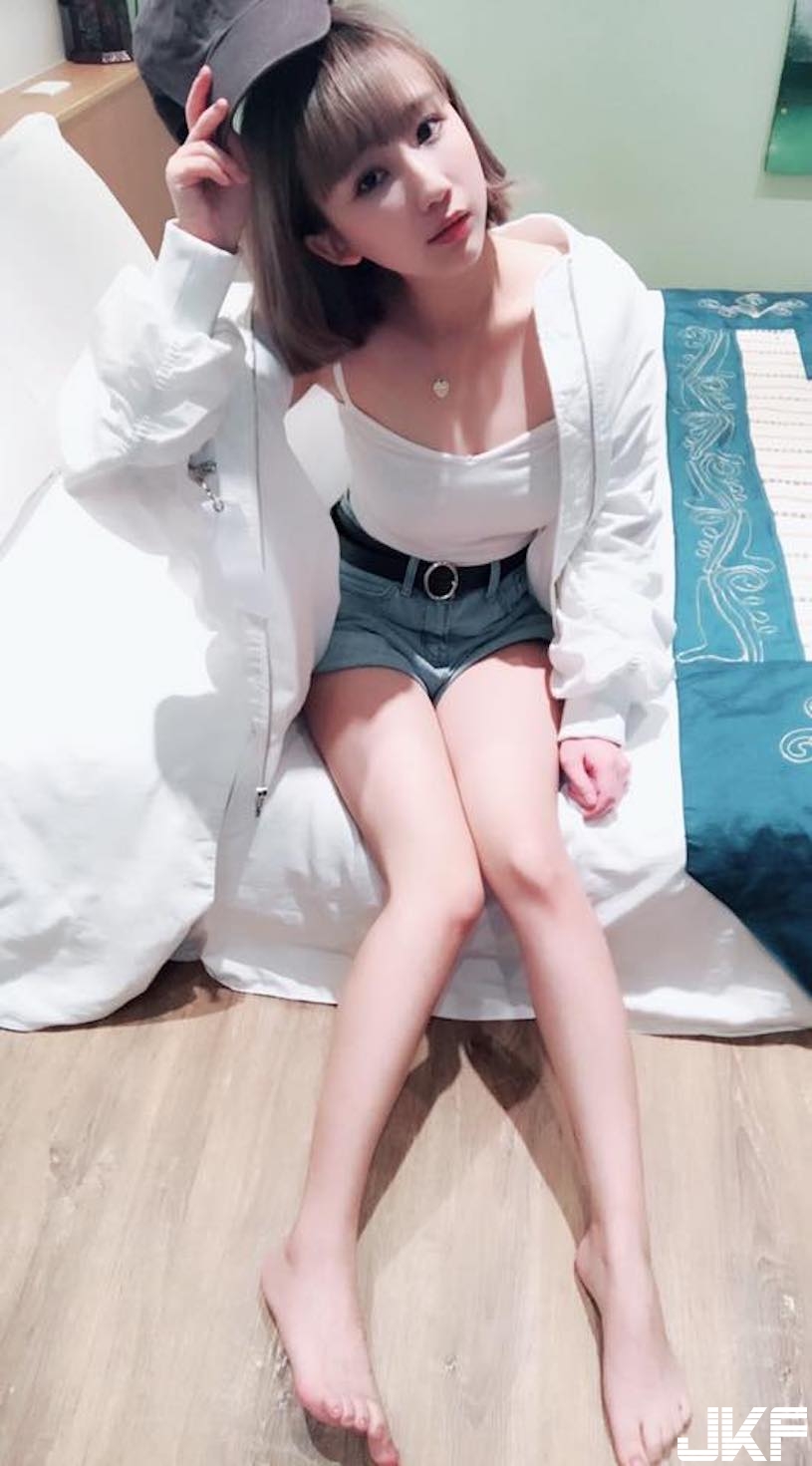 超爆乳連身比基尼裝！可愛正妹「超兇身材」真的太猛烈！