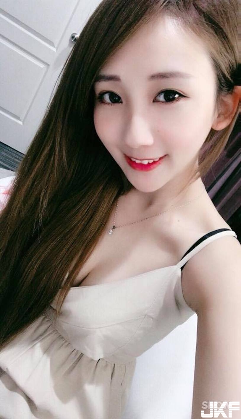 超爆乳連身比基尼裝！可愛正妹「超兇身材」真的太猛烈！