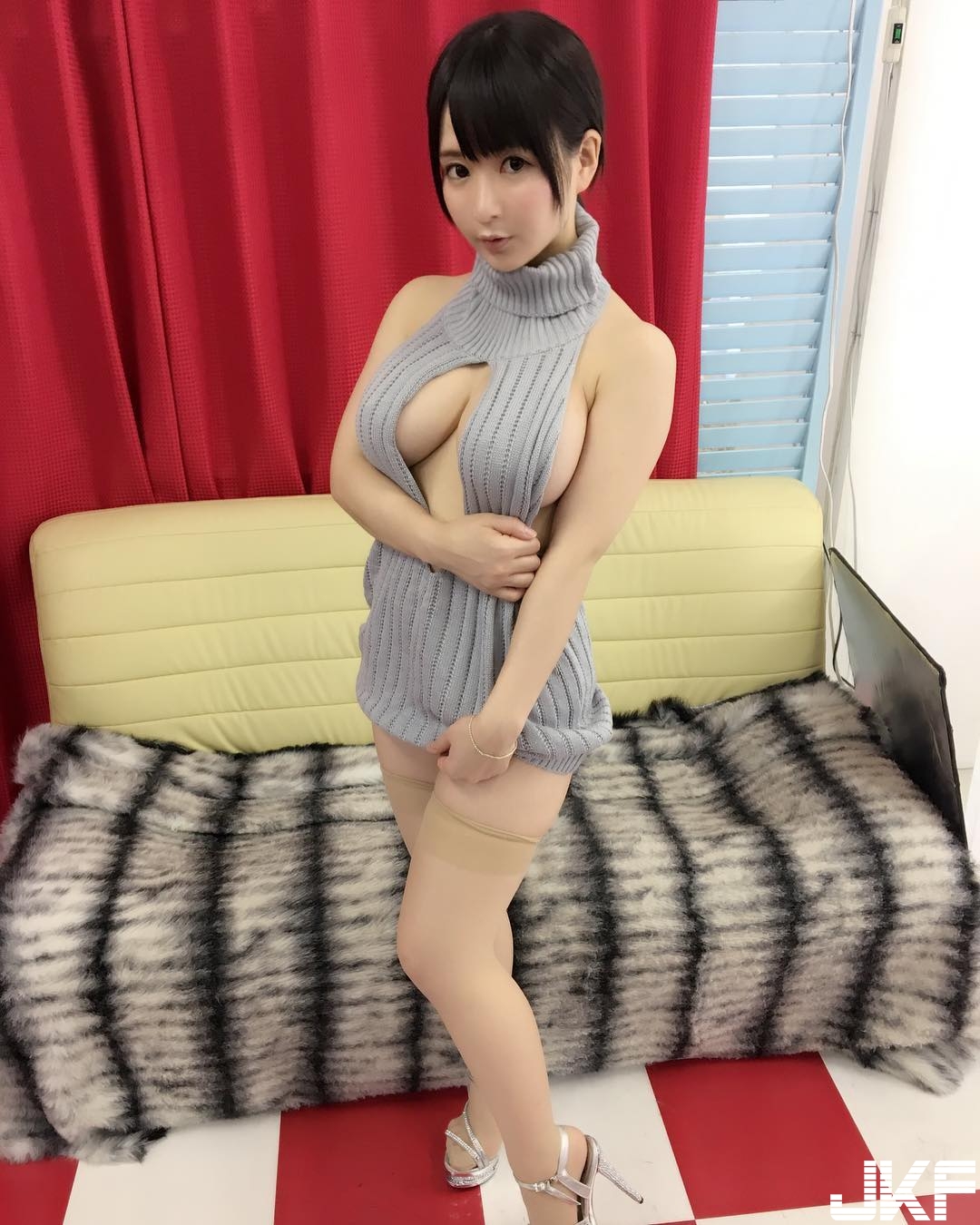 143公分Ｉ罩杯的「狂暴小隻馬」！傳送門滿滿「極限露出」白嫩大肉包！