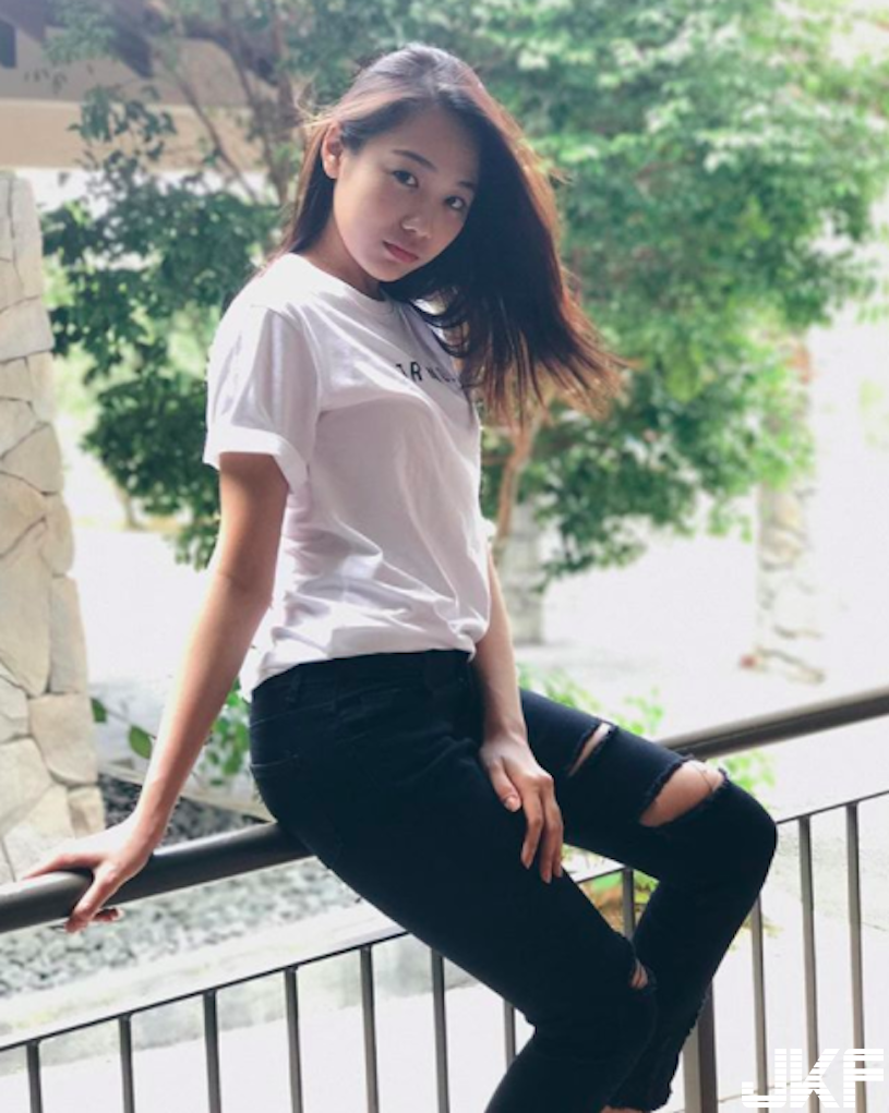 深藏不露！奶妹「包乳毛衣」兩團肉球好明顯，使出「辣腿夾重機」看了好窒息呀！