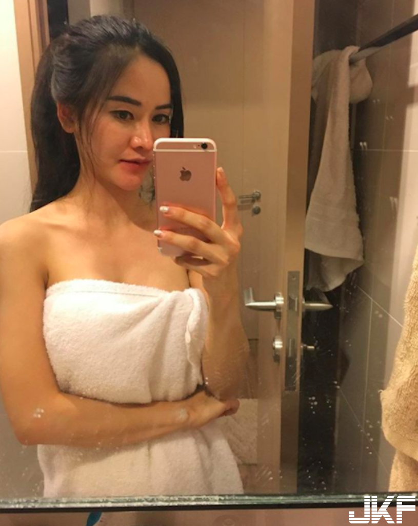 好挺立！大奶妹「渾圓側乳」好飽滿，完熟形狀「乳香四溢」引人偷藏禁果！