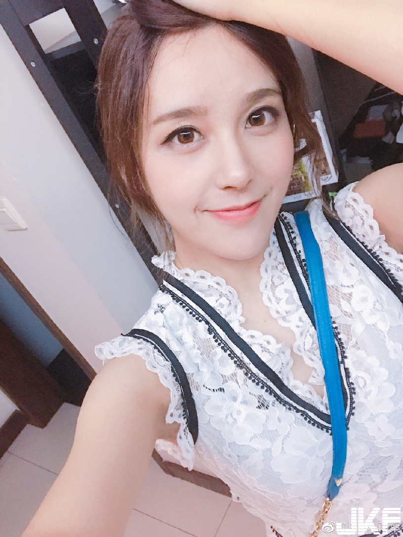 超正女主持！天使臉孔加渾圓大眼，還是中戲畢業高材生呢！