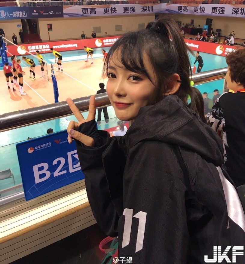 最美女弓箭手！天使臉孔「好身材藏不住」，一拉弓就把大家電暈了！