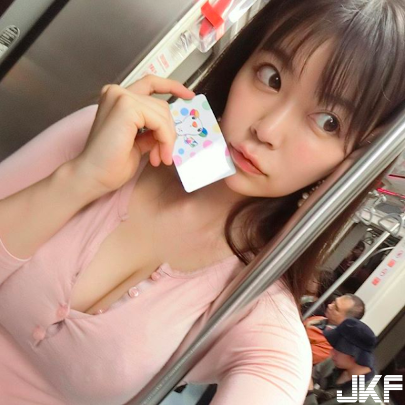 饒河街驚見「爆乳翹臀妹」！褲子下「曲線太明顯」！包緊緊卻看得好清楚啊！