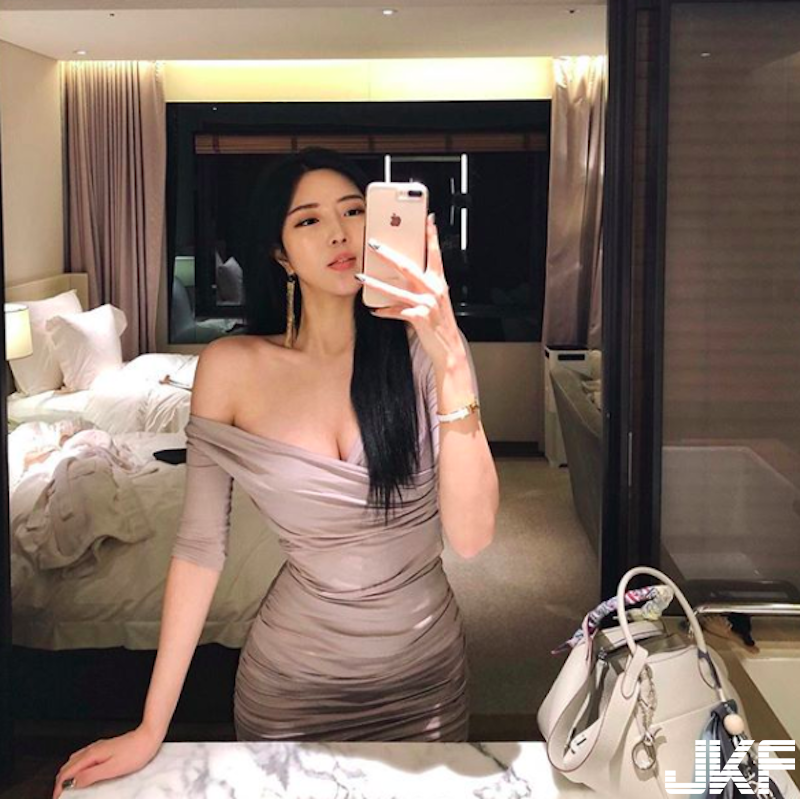 男人最愛！「大奶正妹」超Ｓ肉體曲線！「白嫩蜜大腿」讓人控制不住雙手！