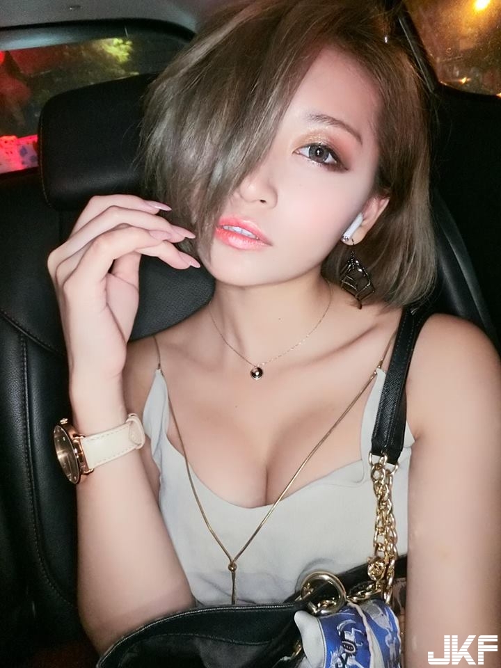 嗯？這遊戲畫面怎麼怪怪的！「爆乳周子瑜」一起打射擊遊戲，讓你射不停！