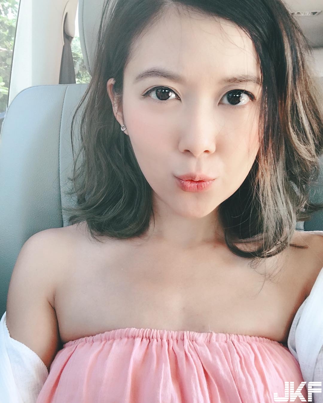 香港「最強姐妹花」超正！姊姊清新、妹妹性感　湊在一起吃碗姊妹丼剛好！