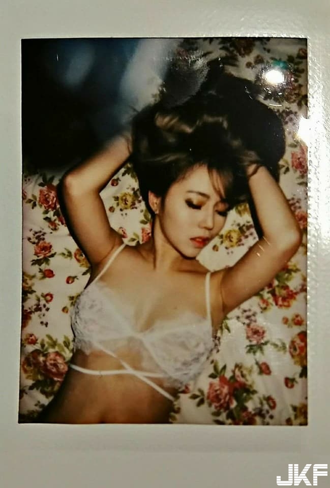 台灣最性感「大尺小狐狸」！正妹的「渾圓美乳」藏不住，都快從背心裡掉出來啦！