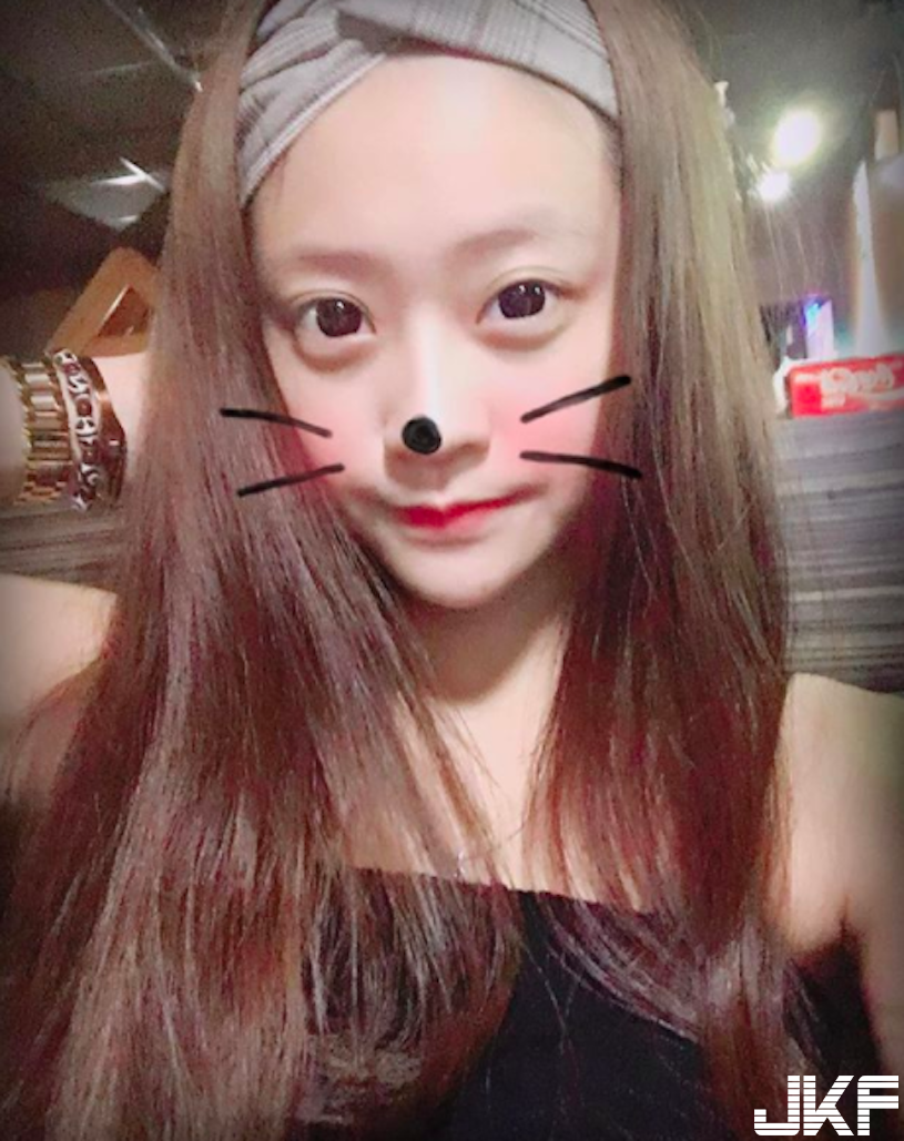 廟會驚見「火辣電動馬達」！氣質正妹「低胸爆乳」熱舞，叔叔伯伯都看傻了！