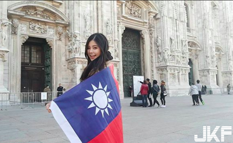 「超兇正妹」米蘭披國旗拍照！超完美胸型太顯眼：是台灣難波萬啊！