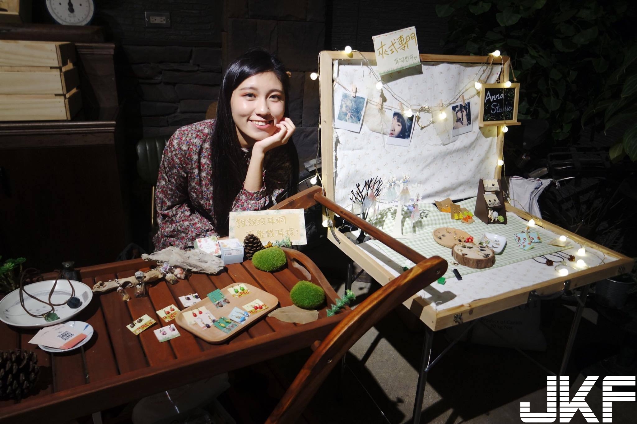 人生就是不停戀愛！「陽光系小護士」性感胴體與甜美微笑，讓人一秒戀愛！