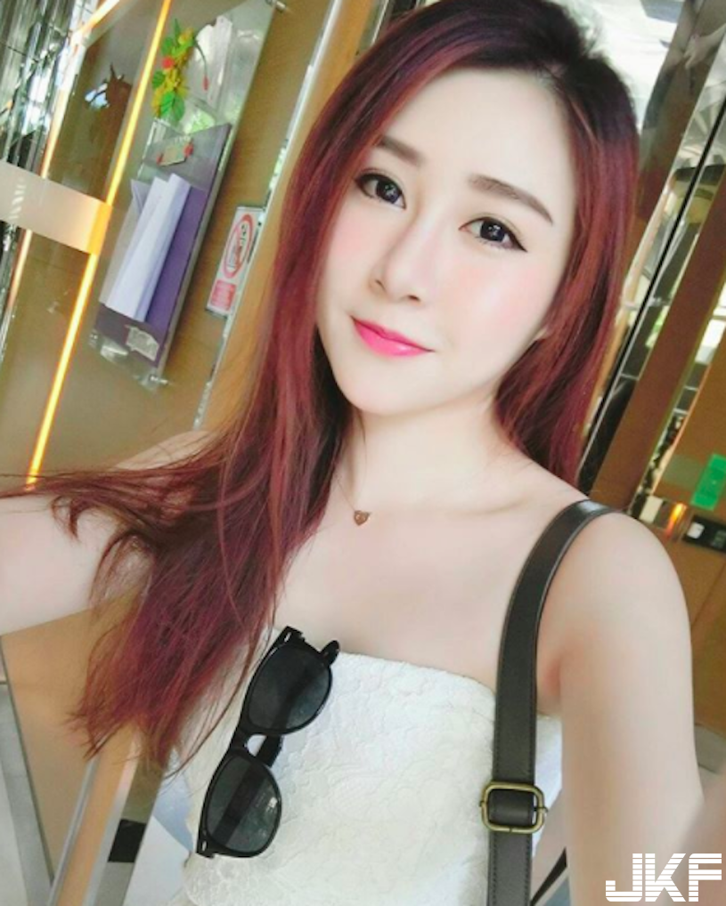 正妹海邊中路大開，「超雪白美肌」看了口水狂流啊！