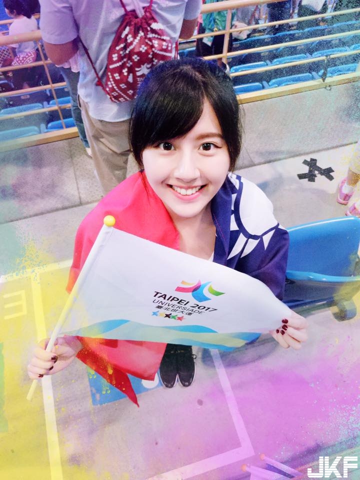 戀愛了！表特版推爆「超清新正妹」，網友驚豔：台版有村架純！