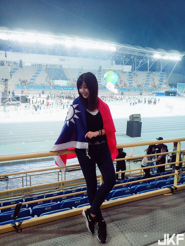 戀愛了！表特版推爆「超清新正妹」，網友驚豔：台版有村架純！