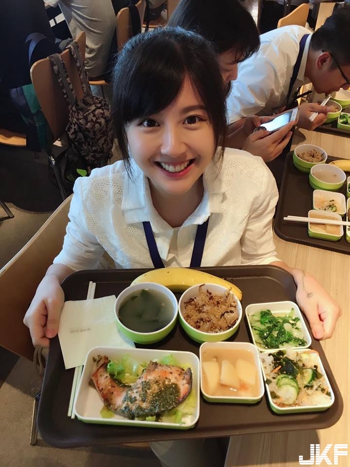 戀愛了！表特版推爆「超清新正妹」，網友驚豔：台版有村架純！