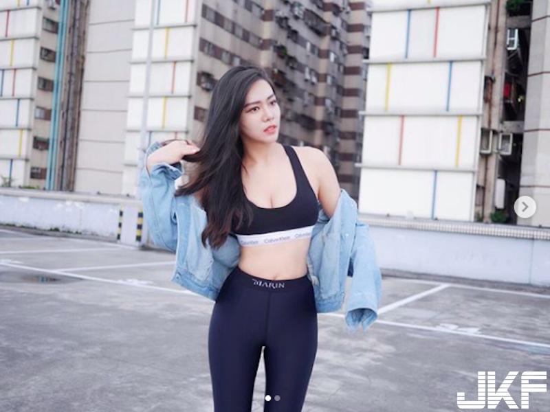 度假驚見「低胸洋裝妹」！深Ｖ開口「半乳外露」！渾圓美景讓整船遊客都受不了啦！