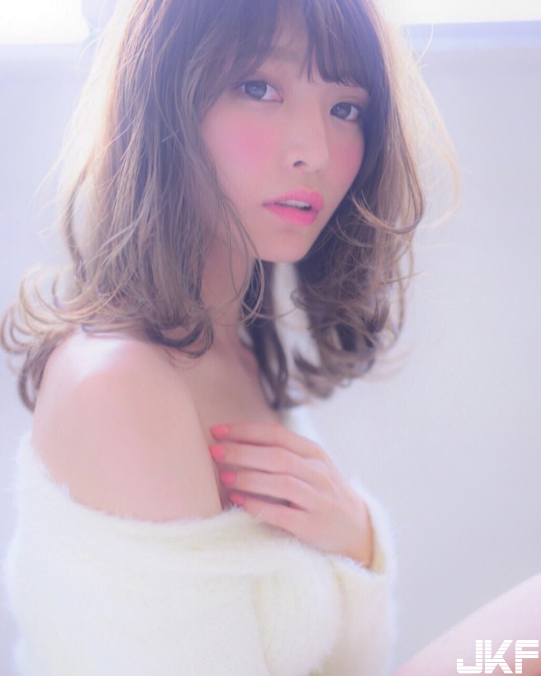 少女「錢湯入浴」透明感滿分　G奶激起浴池浪花！她的夢想是露給大家看&#8230;