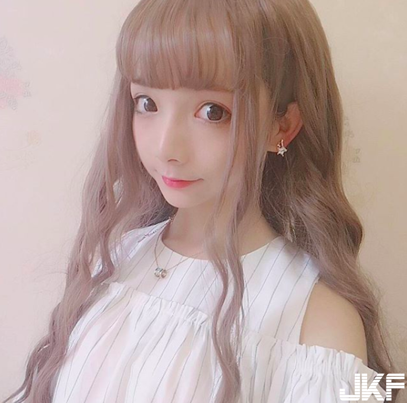超萌可愛小蘿莉！「無辜感大眼」超誘人，好想立刻擁入懷中啊