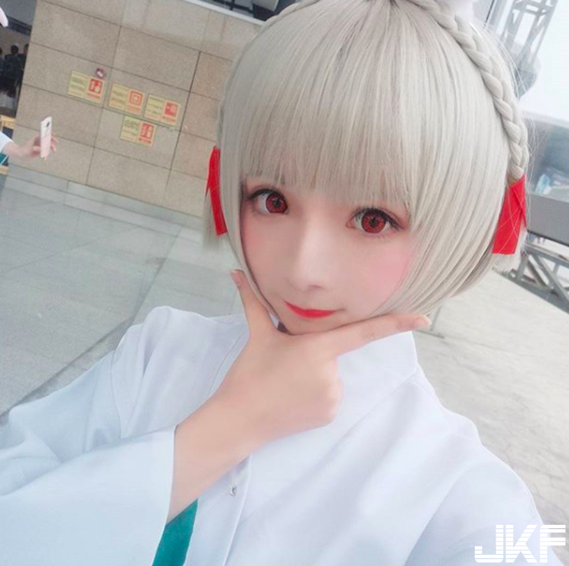 超萌可愛小蘿莉！「無辜感大眼」超誘人，好想立刻擁入懷中啊