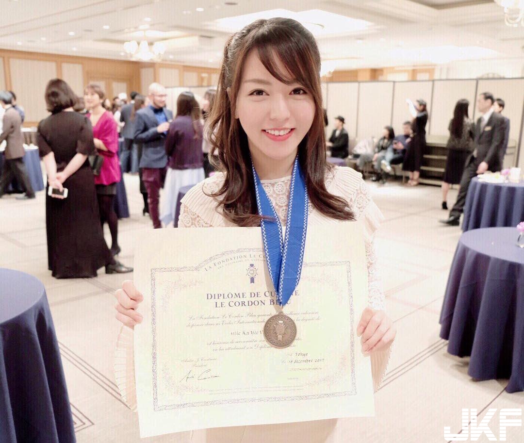 藍帶「正妹廚娘」甜美上菜！想吃廚師做的菜，廚師也是我的菜！