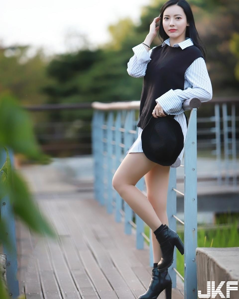 目睹犯罪現場！妹子下衣失蹤「白嫩蜜桃臀」乍現太誘人…讓人想強摘一口！