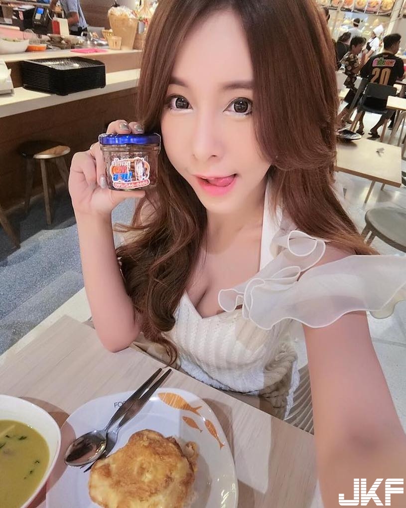 爆乳麻豆情趣裝太火辣，「傲人美乳」完全在誘人犯罪啊！