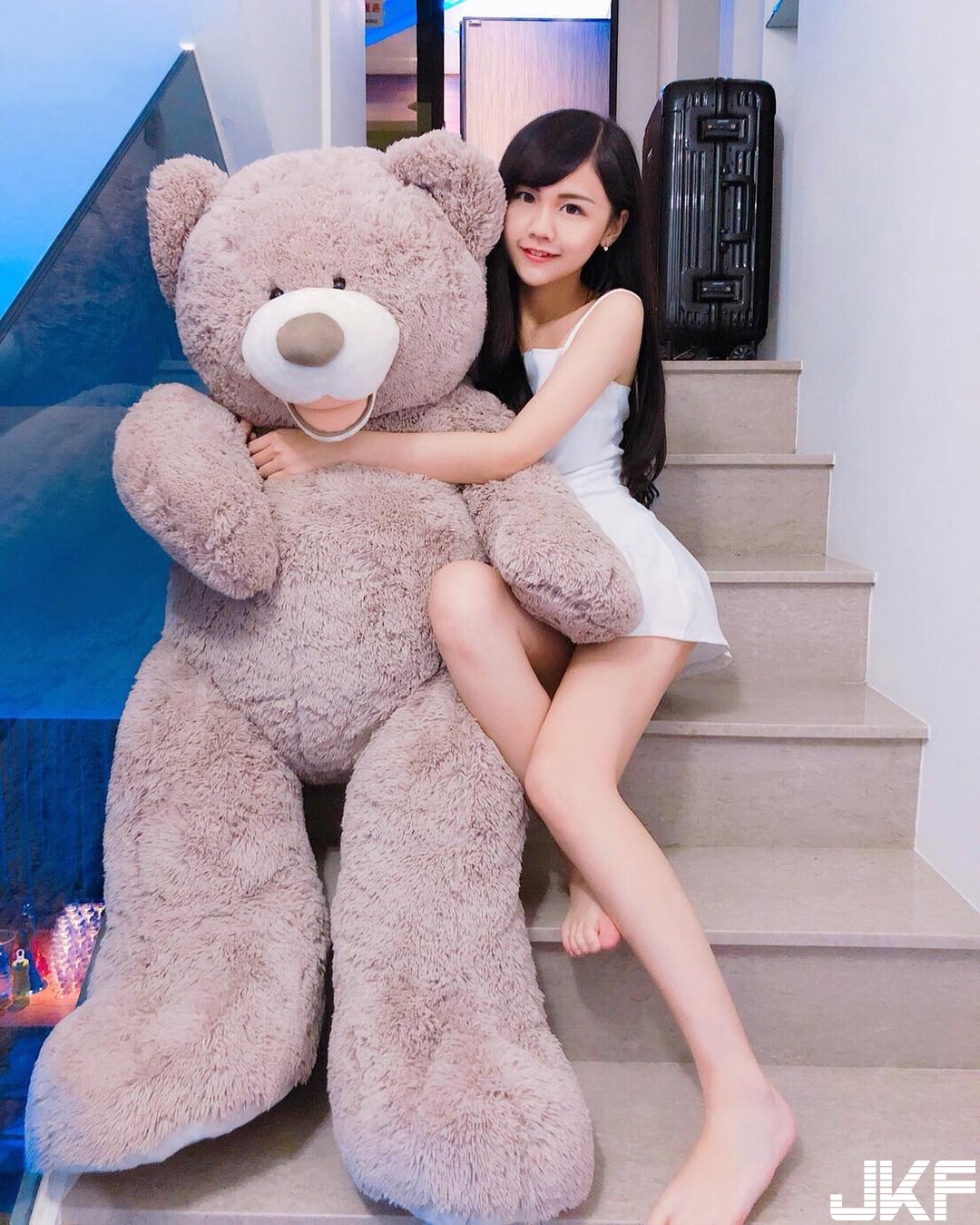 水手服最佳代言人！萌系「制服美少女」超可愛　脫下制服原來胸前很有料！
