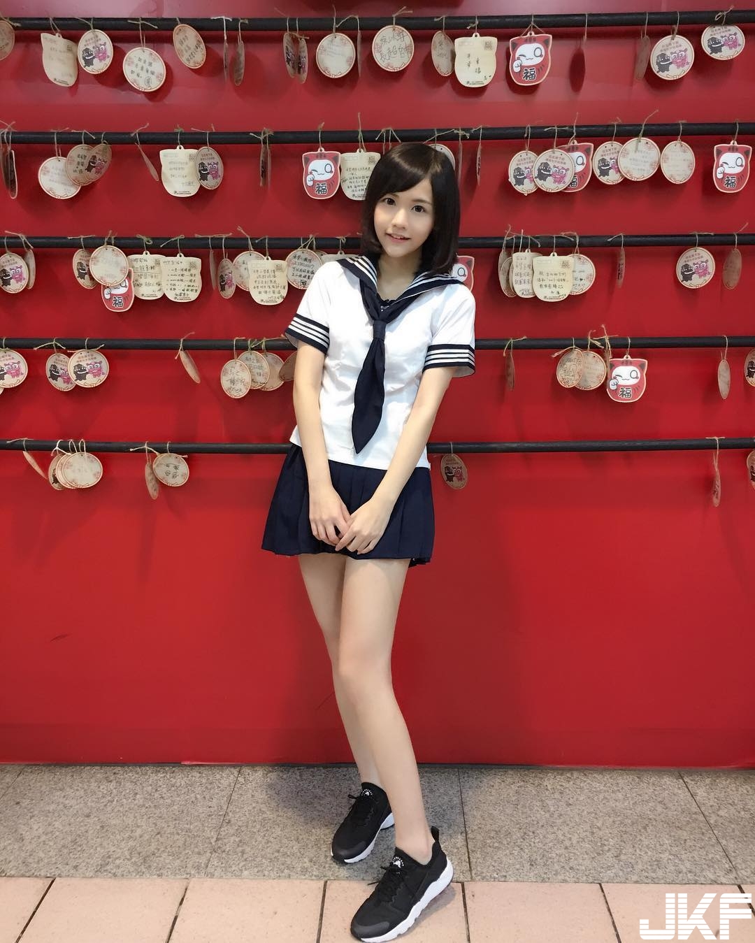 水手服最佳代言人！萌系「制服美少女」超可愛　脫下制服原來胸前很有料！