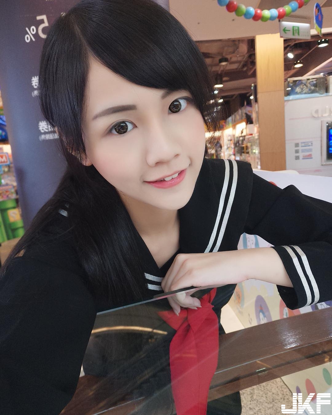 水手服最佳代言人！萌系「制服美少女」超可愛　脫下制服原來胸前很有料！