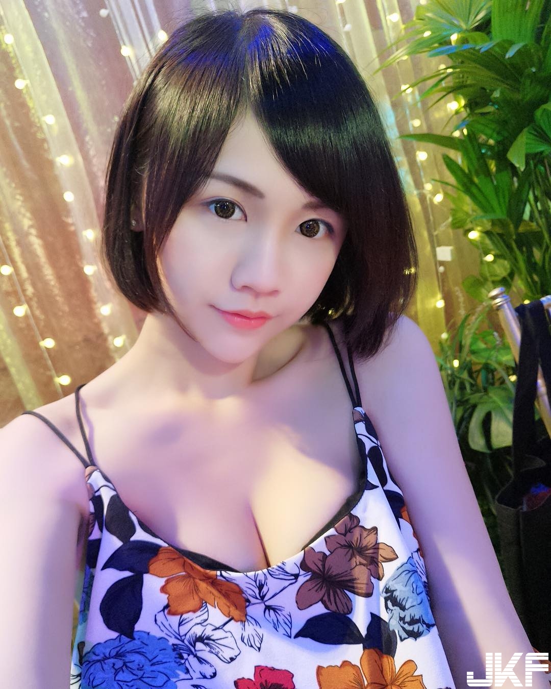 水手服最佳代言人！萌系「制服美少女」超可愛　脫下制服原來胸前很有料！