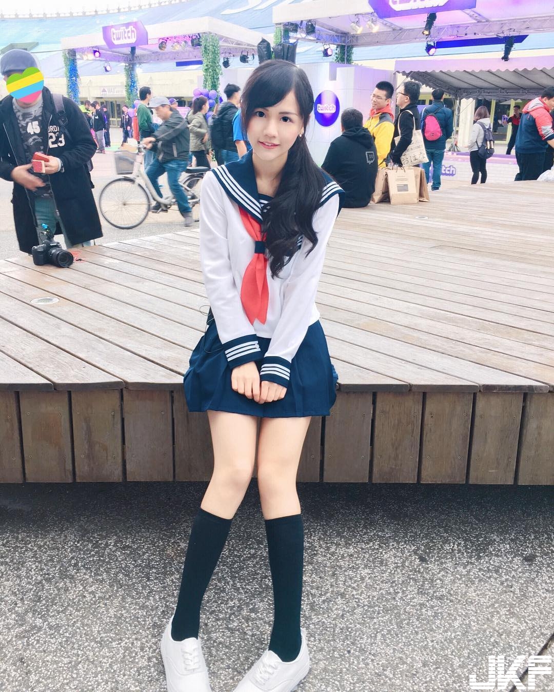 水手服最佳代言人！萌系「制服美少女」超可愛　脫下制服原來胸前很有料！