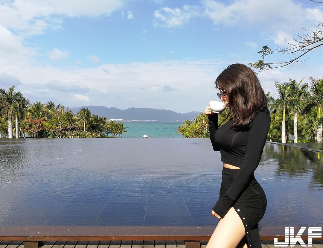 娜美級「巨乳業務」身材有夠兇！前後都是重量級，最強聲音製造機！