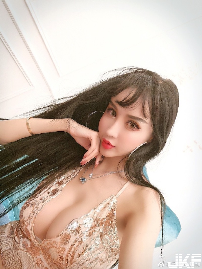 奶比腦袋大！超狂「巨乳怪」出沒！來勢洶洶的「豐滿上圍」看一眼都快窒息！