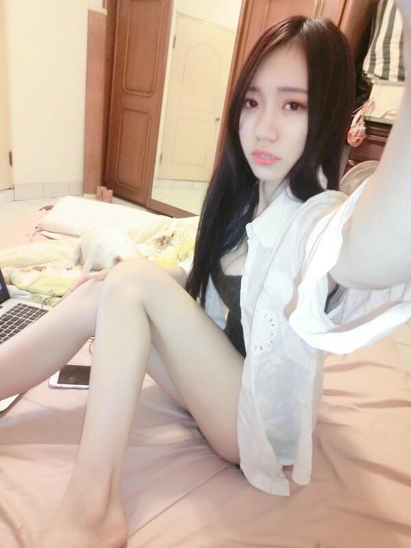 「超強美體」女大生很會撩！細腰美腿一次齊開，各種角度都教人難以招架！