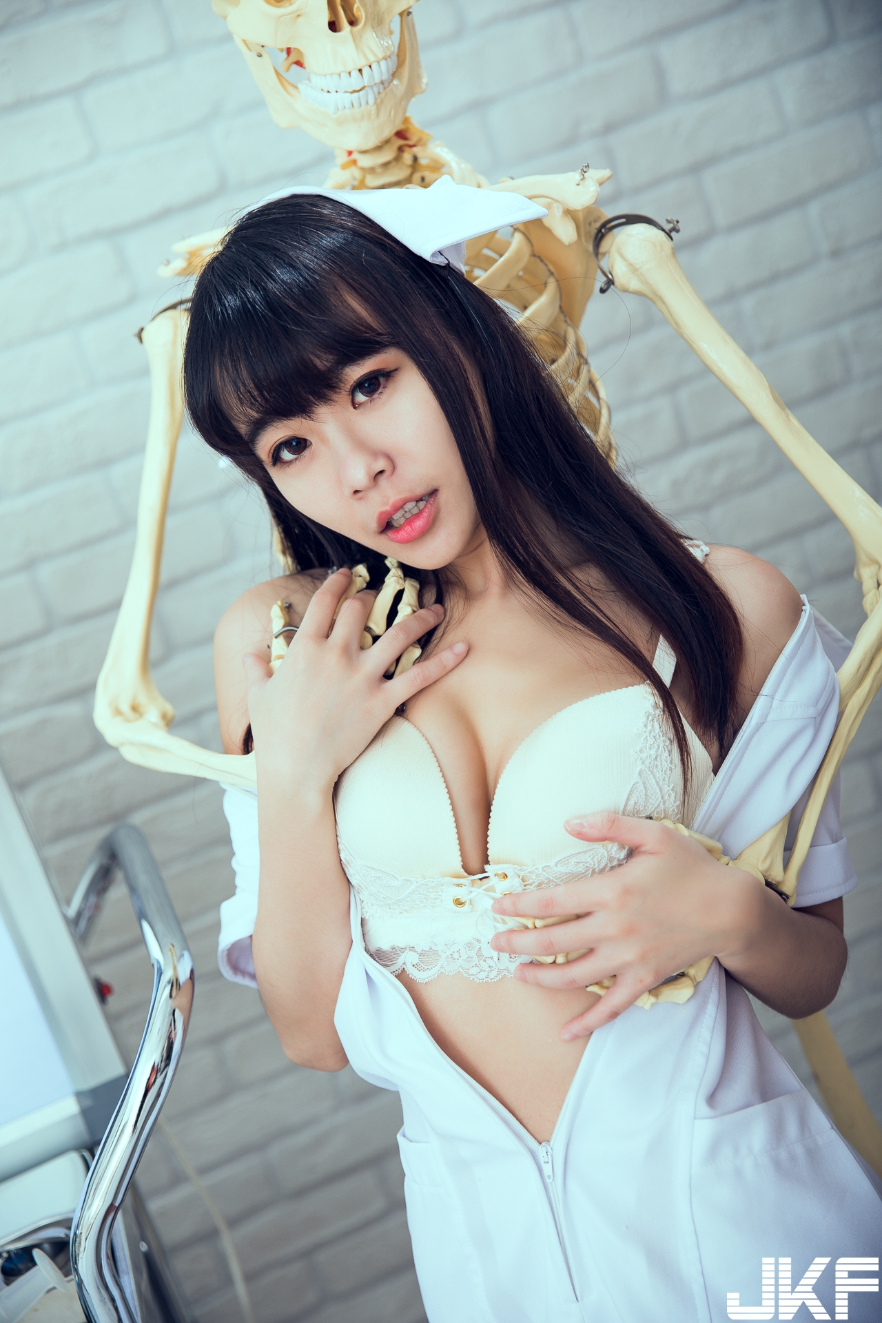 「日系少女」的情慾病棟！色氣小護士用肉體「絕頂治療」，榨出你的所有精華！