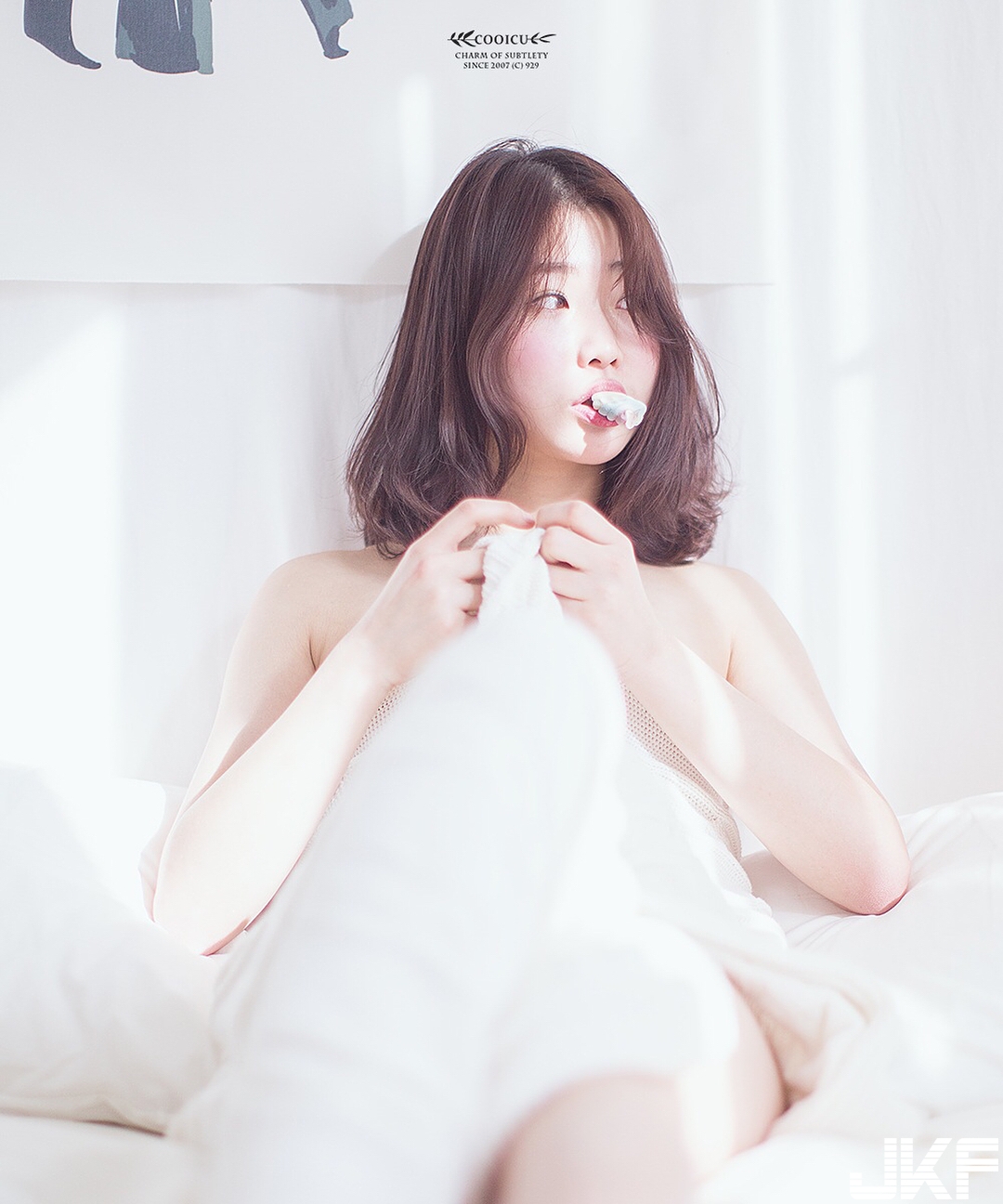 開大絕！「女體攝影師」捕捉極致性感，妹子「嬌羞扯褲頭」大爆各種養眼畫面！