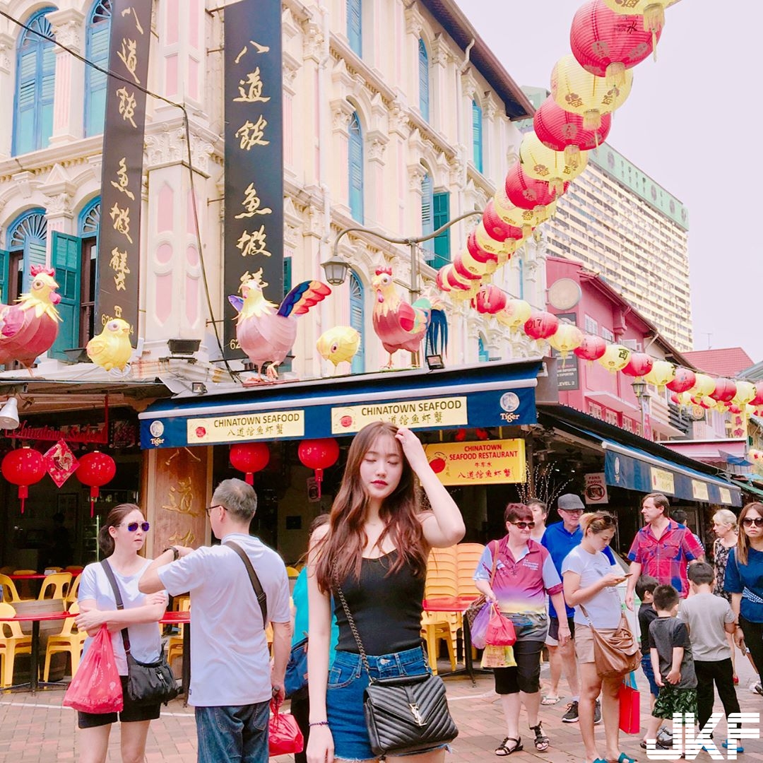 素人正妹再一發！「可愛隱乳妹」白色背心兩球乳形狀好明顯！心跳加速戀愛啦