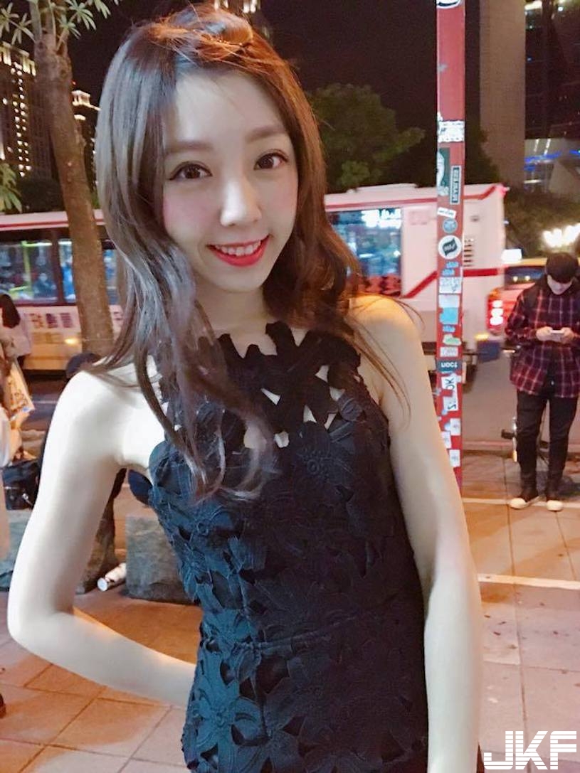 台大資管比基尼女神！超萌美顏「潛力值無限」，水嫩美肌真的太誘人了！