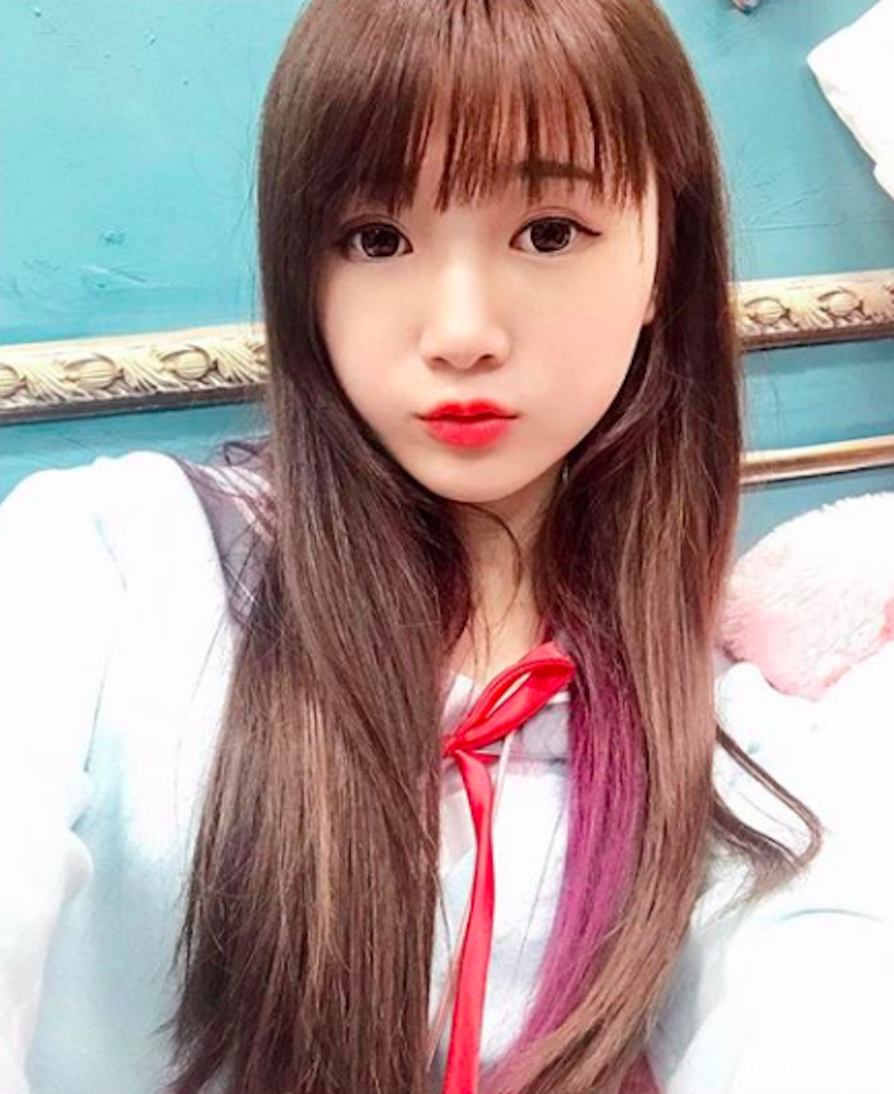 無辜系養眼麻豆！床上自拍甜到讓人融化，小露酥胸就好養眼啊
