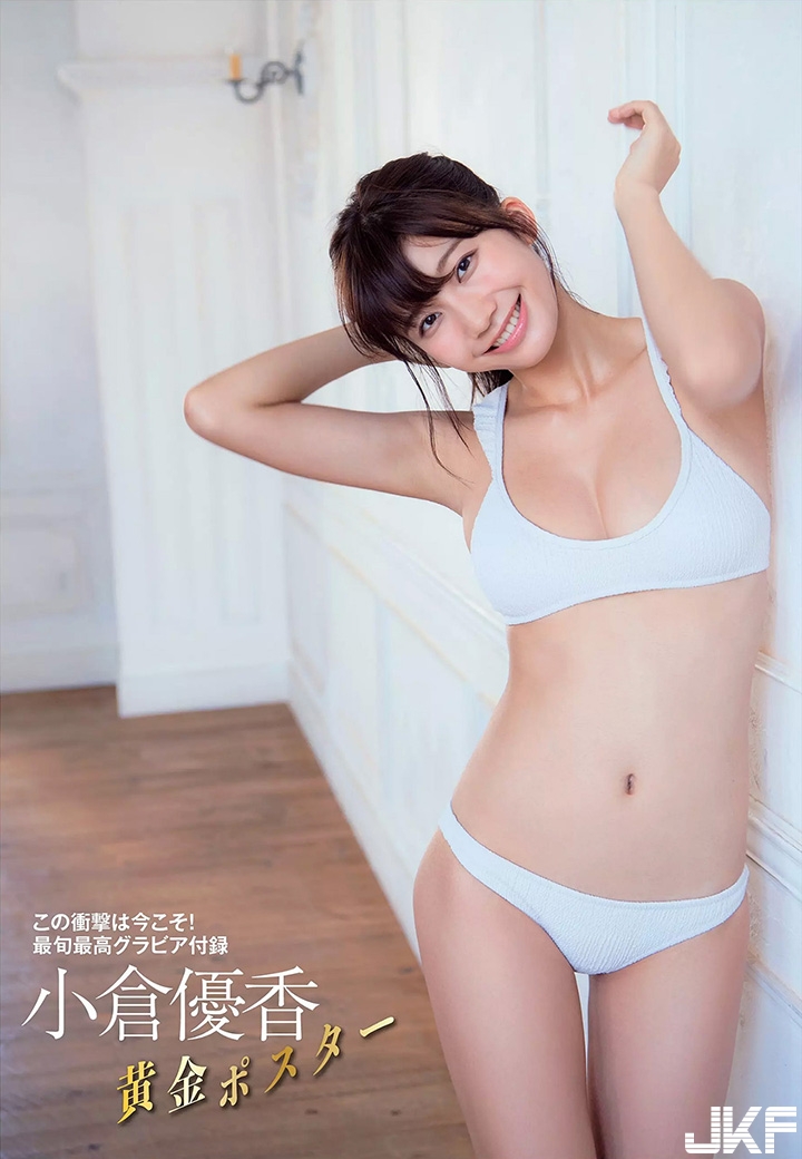 最強笑容！「真人版峰不二子」挺G奶做瑜珈　8頭身爆乳倒奶畫面太誘惑！