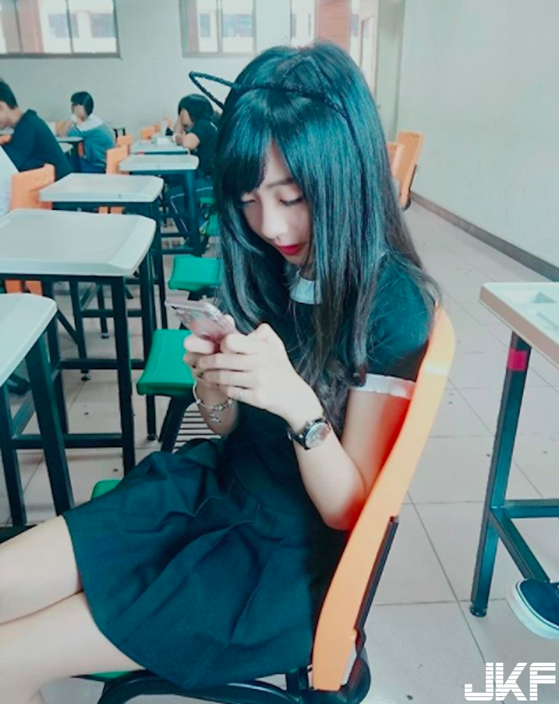 道明高中「娃娃臉學生妹」！嬌小可愛「理想女友型」！看到直接戀愛了啊！