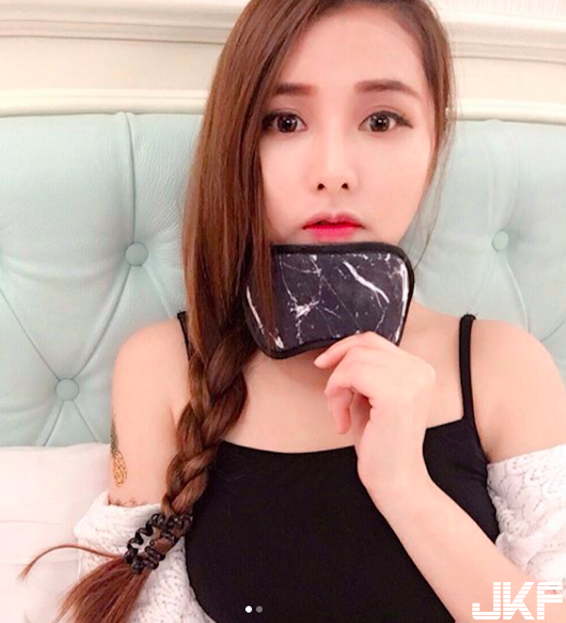 文化大學甜美人氣正妹！性感自拍「超兇模樣讓人著迷啊」！