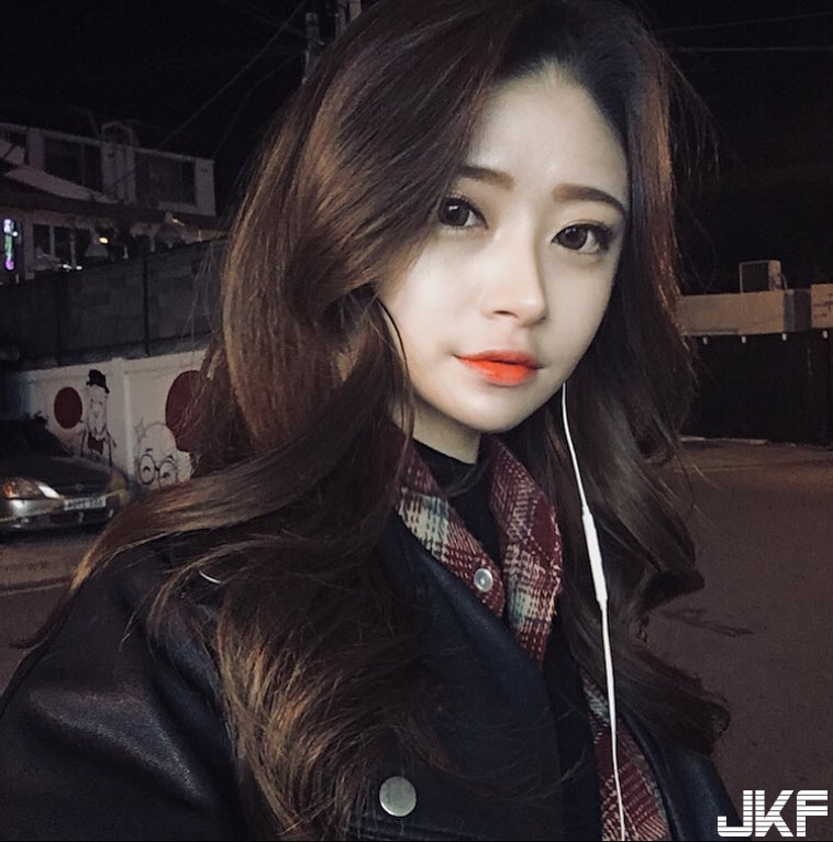 戀愛啦！正妹醫生「迷人杏眼」超會放電 立刻掛號想體驗私密療程
