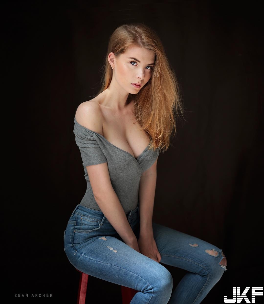 天生麗質！「最美化粧師」天使顏電爆千萬網友　「白嫩胸器」威力超級殺